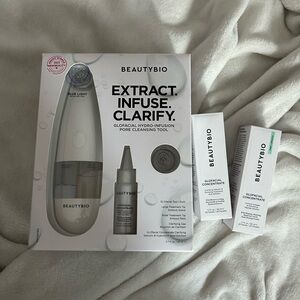 BeautyBio Glofacial Hydro-infusion pore cleansing tool